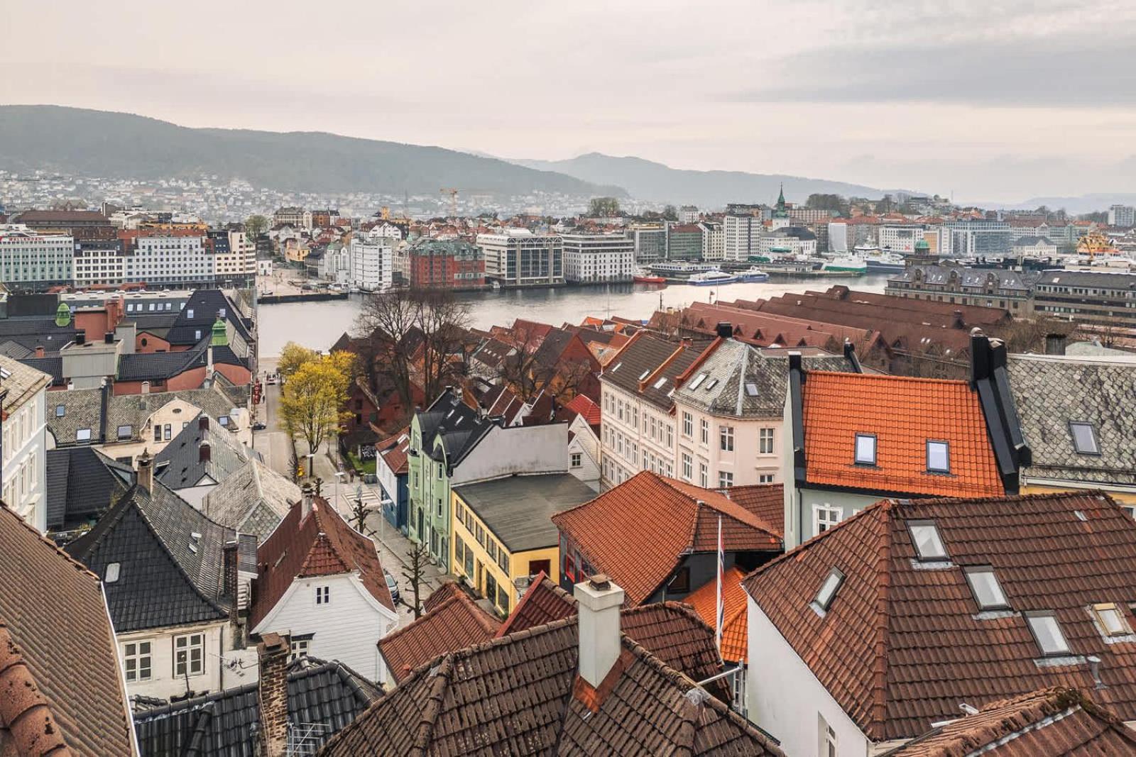 Apartment Dinbnb L 50m To Bryggen L Multiple Apts L Balcony L View L Fireplace Bergen